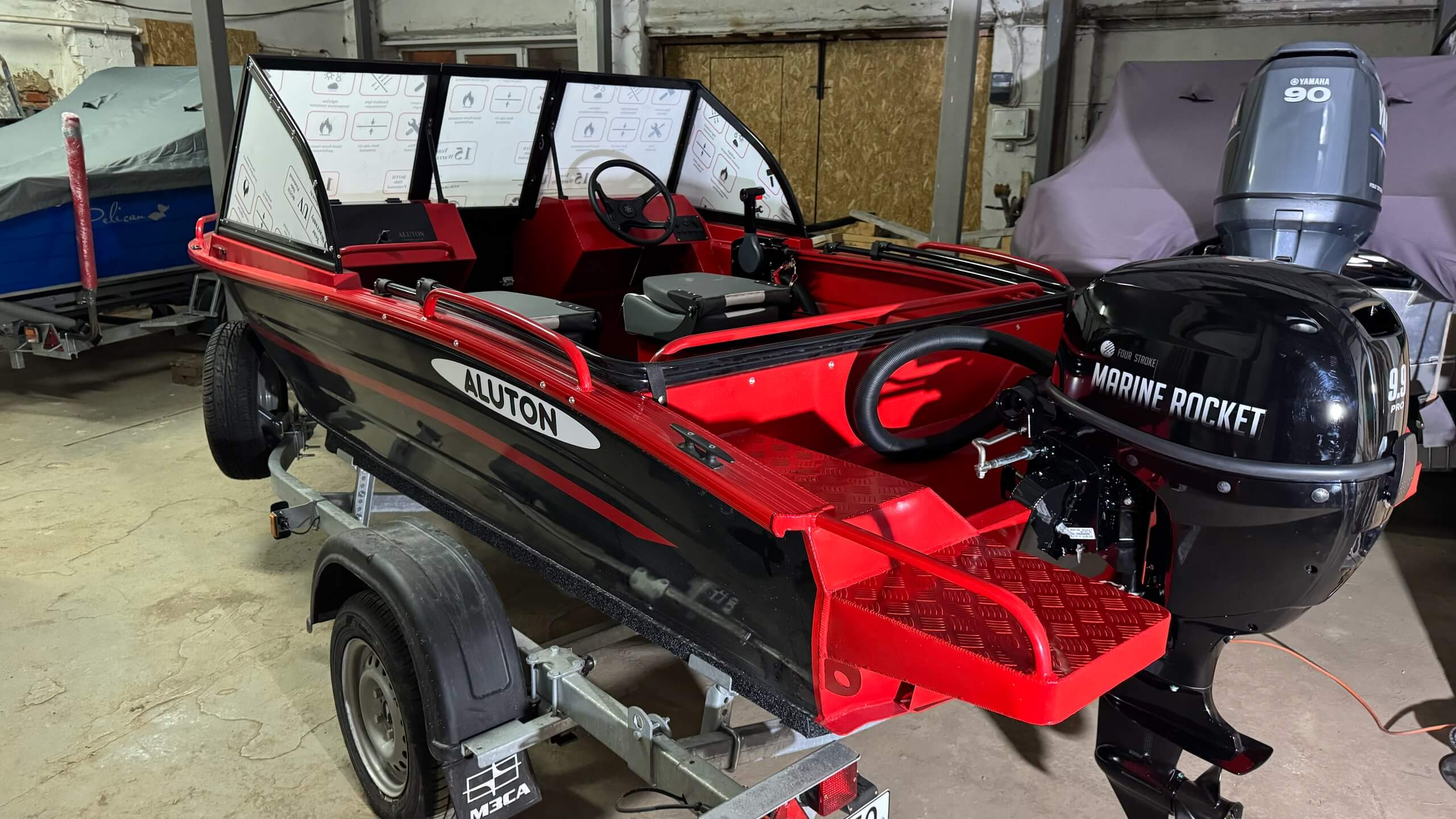 Тент на Aluton 390 Fish/DC (прямое стекло)