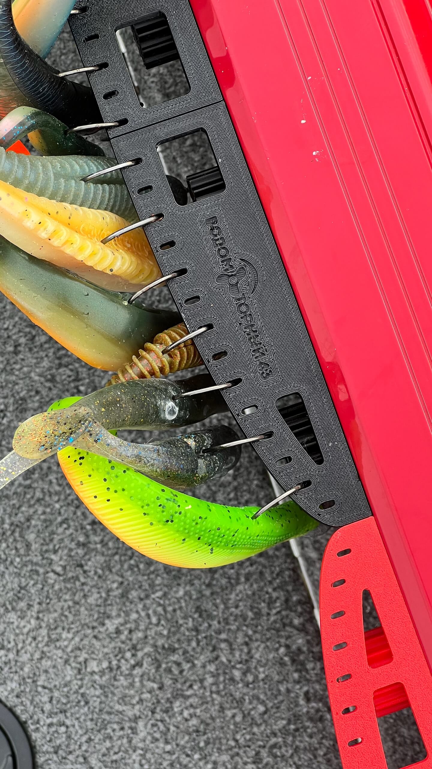 Держатель для приманок в Т-паз (Три планки малого размера)